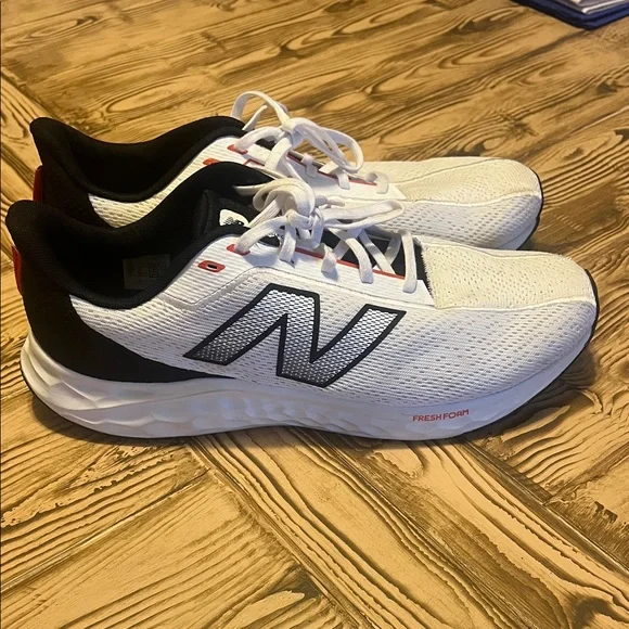New Balance Mens Fresh Foam Arishi V4Running Shoe - Picture 3 of 6